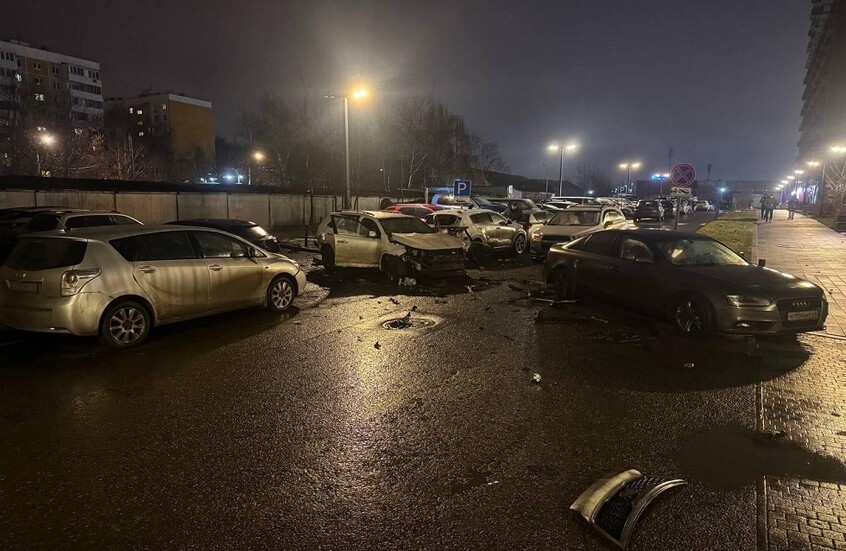 انفجار سيارة في موقف للسيارات بموسكو (فيديو)