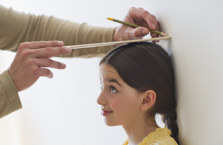 المناخ الحار الرطب وتأثيره الخفي على نمو الأطفال