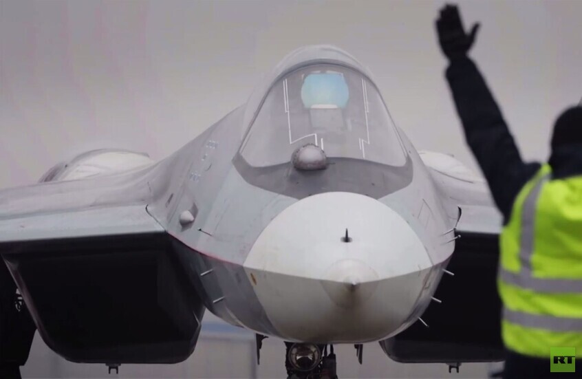 مشاهد لتحليق مقاتلة "سو-57" بمحركين جديدين يعززان قدراتها