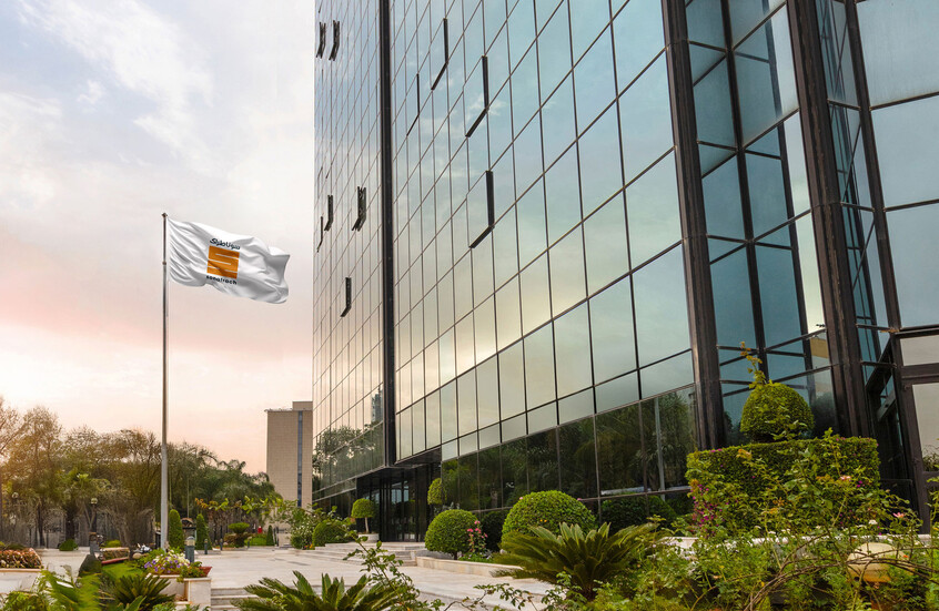 "سوناطراك" الجزائرية توقع 3 عقود خدمات مع "بيرتامينا" الإندونيسية لاستخراج النفط الخام والغاز المسال