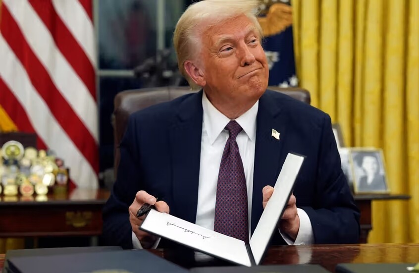 أمريكية متحولة جنسيا موظفة بوكالة الأمن القومي تقاضي إدارة ترامب