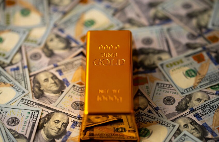 سعر الذهب يصل إلى مستوى قياسي جديد