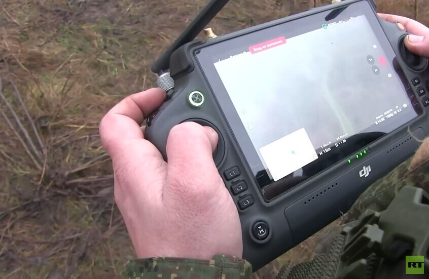 القوات الروسية تجري عمليات نزع الألغام قرب بلدة غولاي بوليه المحررة