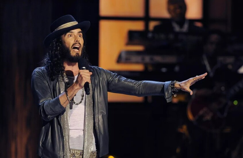 الشرطة البريطانية توجه تهما بالاغتصاب والاعتداء الجنسي لطليق كاتي بيري