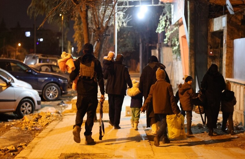 ماذا وراء التصعيد الأخير بين دمشق و"قسد" وما علاقة زيارة الوفد التركي باشتعال المعارك؟