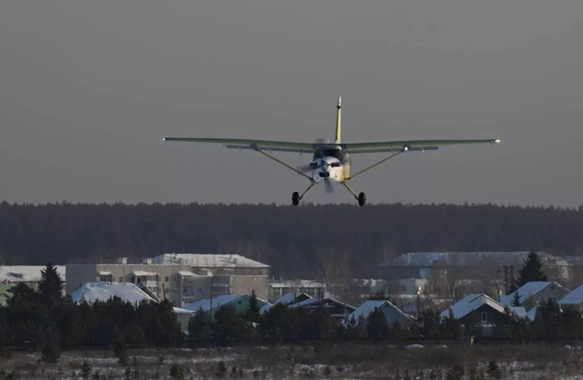 طائرة "بايكال" الروسية الخفيفة تجتاز بنجاح أول اختبار لها بمكونات محلية بالكامل