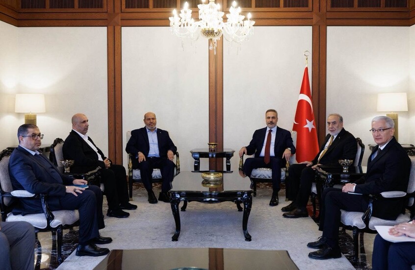 وفد من قيادة "حماس"  يلتقي وزير الخارجية التركي في أنقرة