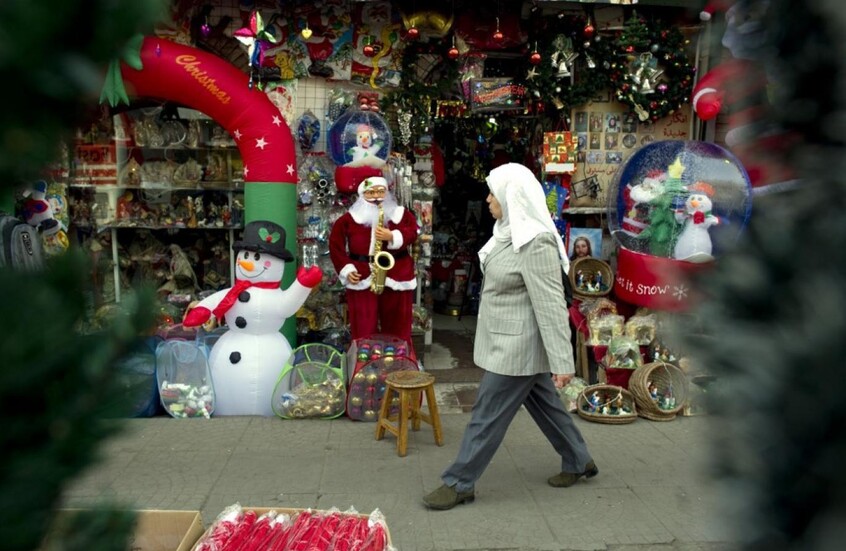 مصر.. دار الإفتاء تحسم الجدل حول حكم تهنئة المسيحيين بعيد الميلاد