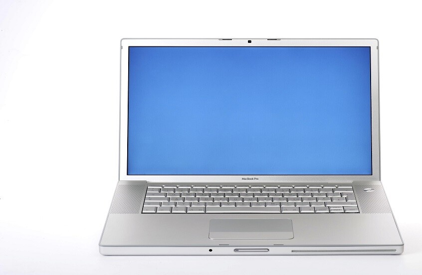 كيف تؤثر الشاشات الزرقاء على البشرة