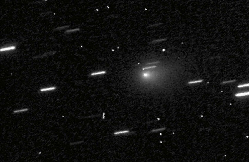 المذنب 3I/ATLAS يظهر شذوذا جديدا أثناء عبوره النظام الشمسي