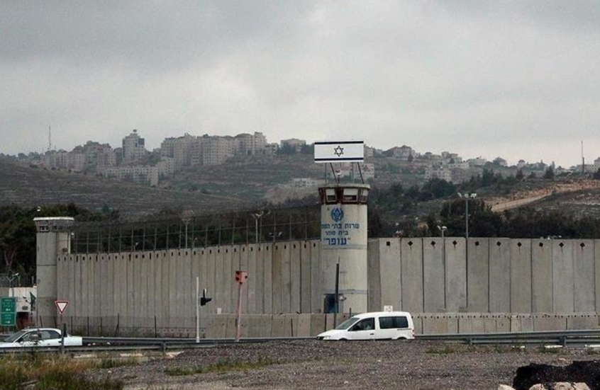 السلطات الإسرائيلية تتوصل لتسوية في قضية مزاعم اغتصاب أسير فلسطيني لـ5 حارسات