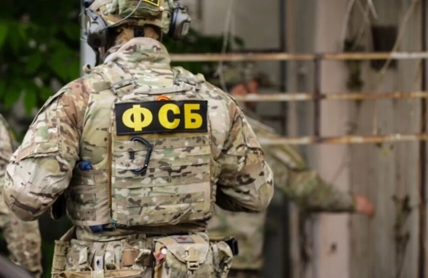 لحظة اعتقال الأمن الروسي لامرأة خططت لقتل جنود روس