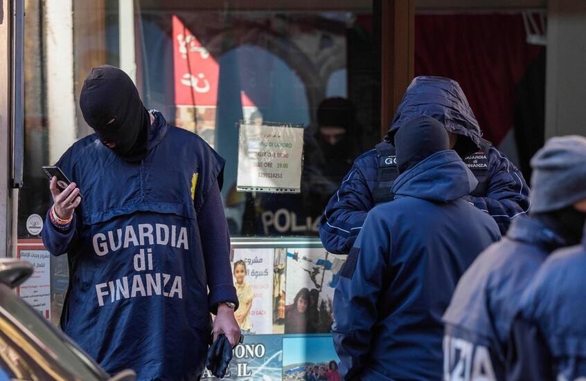 "عملية الدومينو".. إيطاليا تعتقل 9 أشخاص يشتبه بتمويلهم حماس بملايين اليوروهات (صور + فيديو)