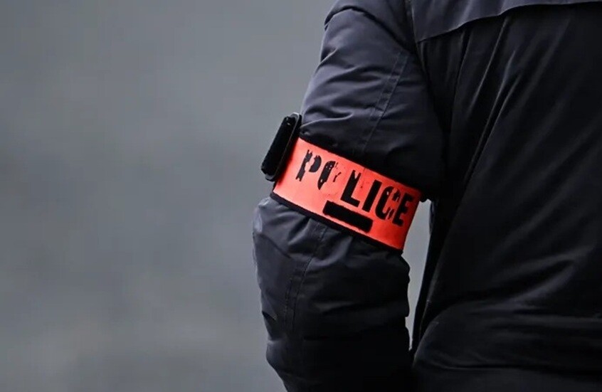 شرطة باريس توقف 40 شخصا لإطلاقهم ألعابا نارية بالقرب من برج إيفل