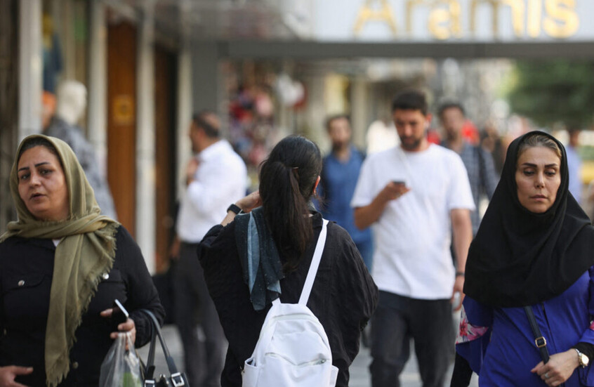 إيران تدق ناقوس الخطر.. عدد السكان سيتراجع إلى النصف