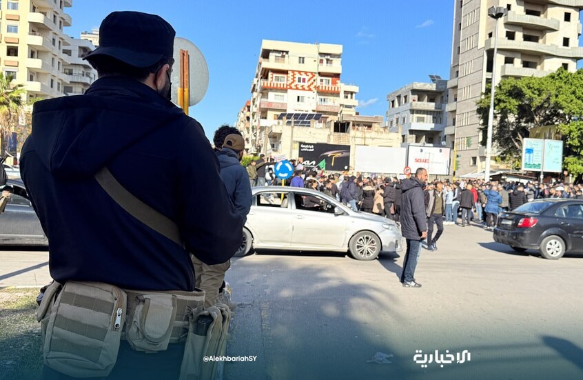 سوريا.. عشرات الجرحى في اللاذقية وجبلة خلال قمع احتجاجات (فيديوهات)