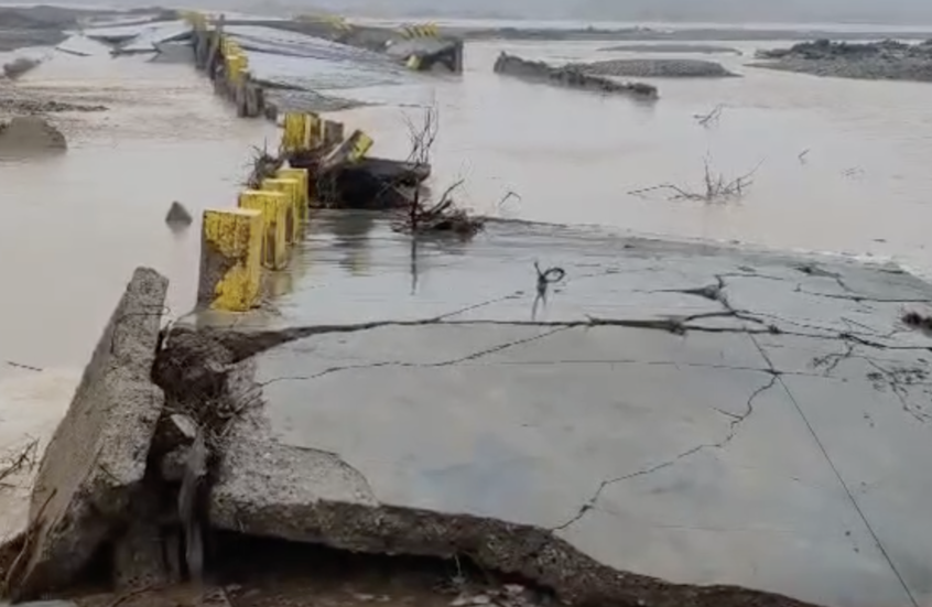 العراق.. عواصف مطرية وسيول تقطع الطرق الرابطة بين العاصمة بغداد والمحافظات الشمالية