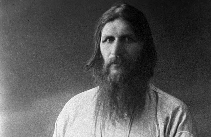 رموه بـ3 رصاصات قاتلة فطاردهم بيدين عارتين.. هل كان راسبوتين شيطاناً في هيئة قديس؟