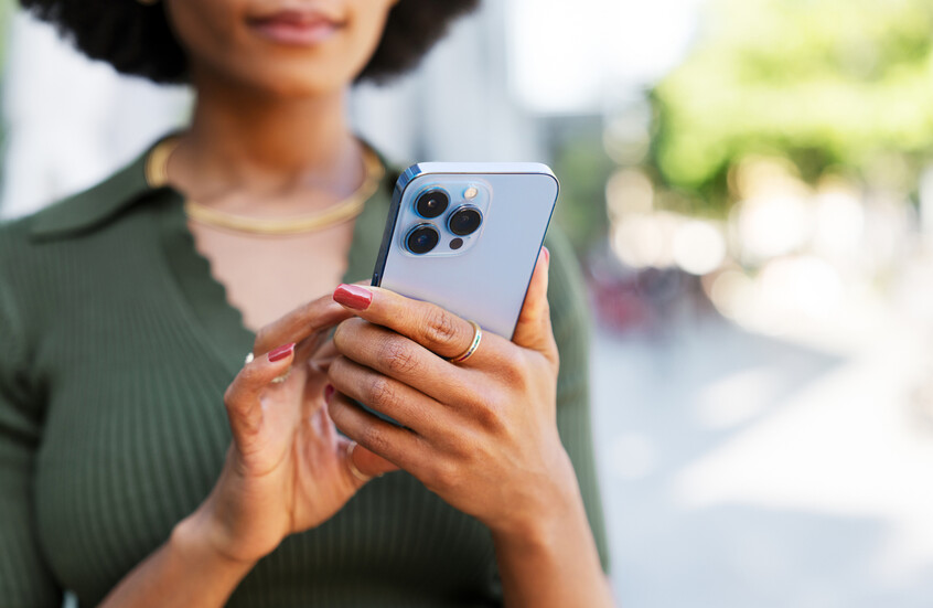 ثغرات خطيرة في نظام iOS.. "آبل" تطالب بالتحديث الفوري لحماية الأجهزة