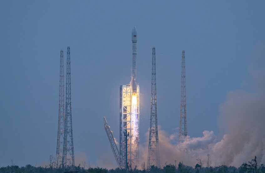 الصين تطلق قمرا علميا لرسم الخرائط ورصد الأرض