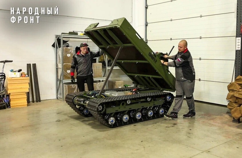 طلاب عسكريون روس يطورون مجمعا روبوتيا برمائيا فريدا