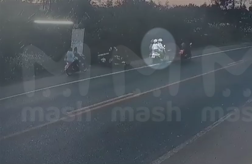 القتل الخطأ.. مدرس روسي يدفع رجلا تايلانديا تحت عجلات شاحنة صغيرة