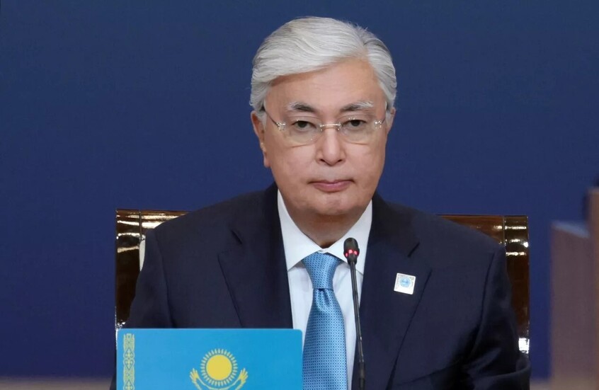 رئيس كازاخستان يوقع قانونا يحظر الدعاية للمثلية LGBT