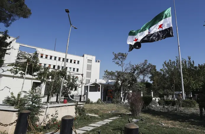 الرئاسة السورية تنفي وقوع إطلاق نار كثيف قرب قصر الشعب في دمشق وحدوث عملية اغتيال