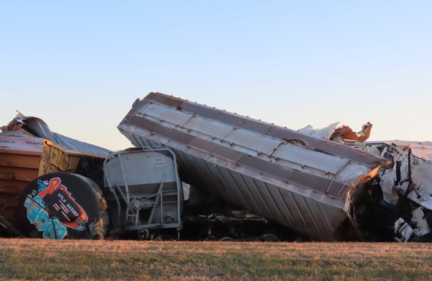 تسرب مواد كيميائية وحريق بعد خروج قطار عن سكته بولاية كنتاكي الأمريكية