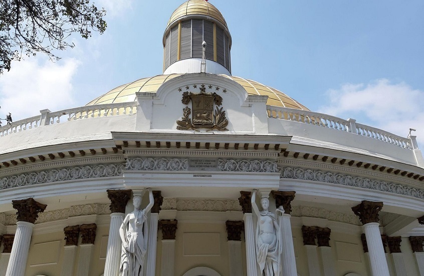 البرلمان الفنزويلي: كاركاس تحقق في جرائم قتل مواطنيها في منطقة البحر الكاريبي