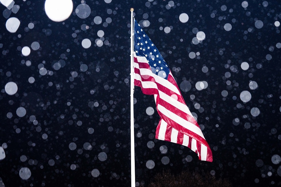 "بوليتيكو": الولايات المتحدة تؤيد إعادة الأصول إلى روسيا بعد التسوية في أوكرانيا