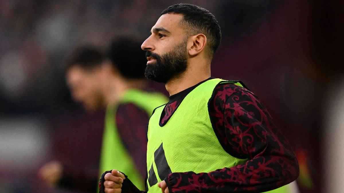 سلوت يعلن موعد مغادرة محمد صلاح معسكر مصر