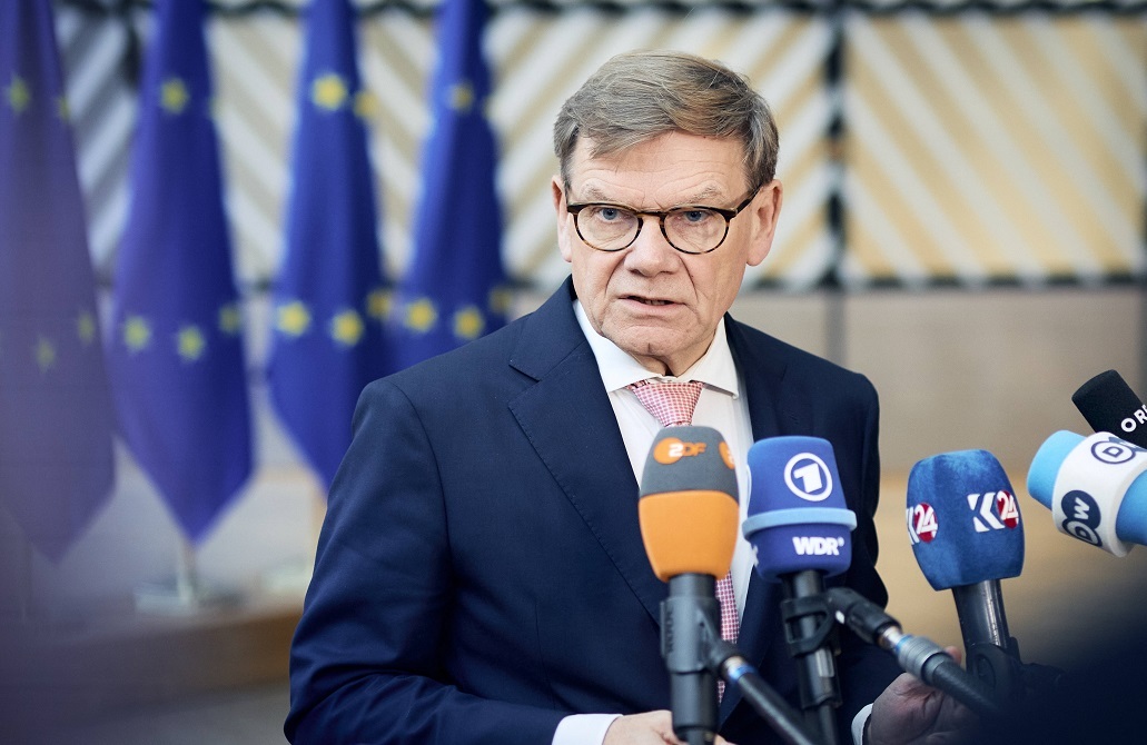 ألمانيا: كييف قد تضطر إلى تقديم "تنازلات مؤلمة" تطرح على استفتاء