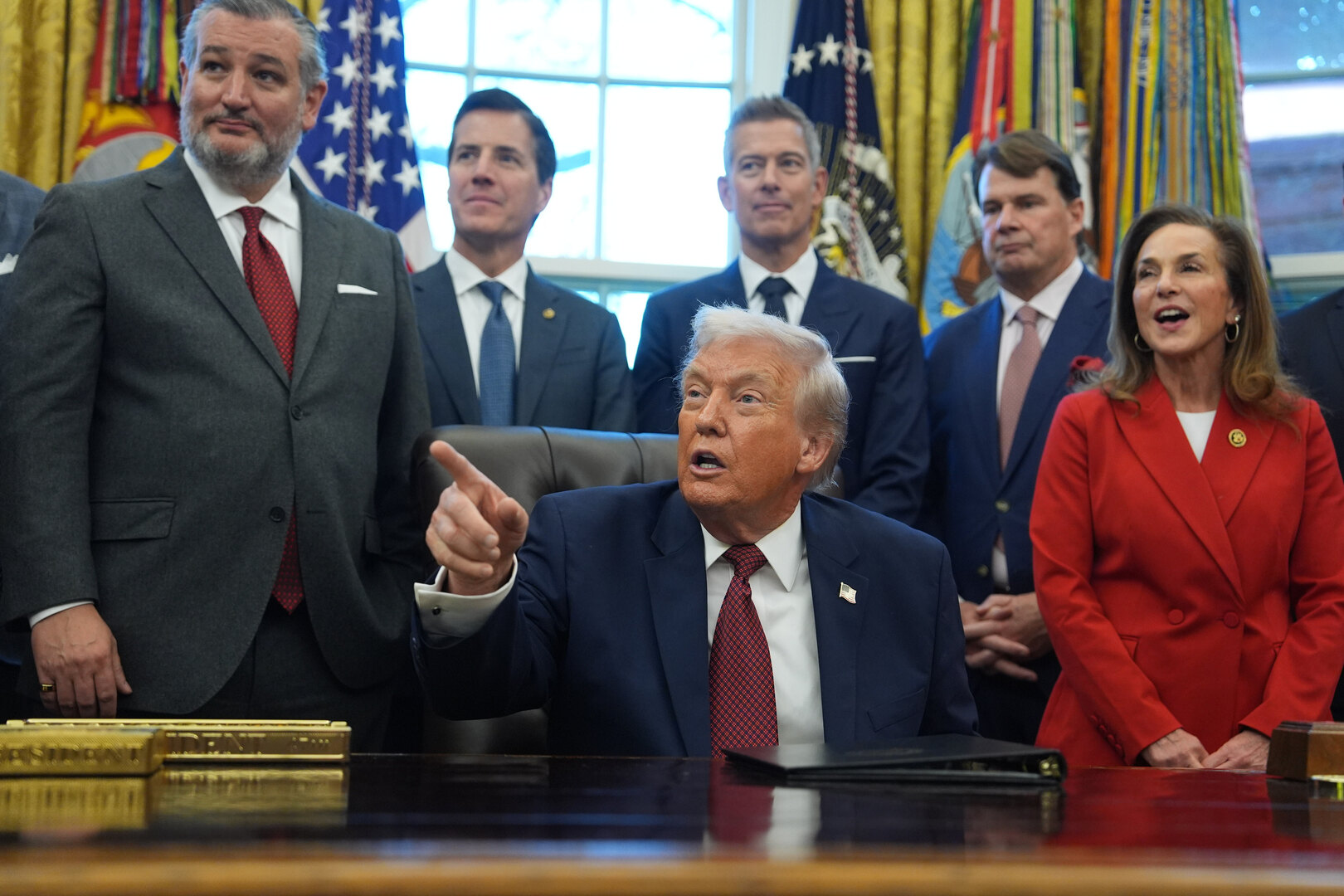 ترامب: الطاقة الخضراء والتآمر مع روسيا أكبر خدعة في تاريخ أمريكا