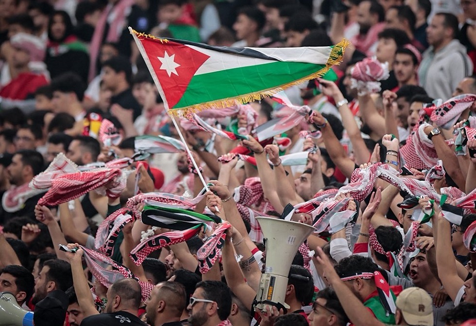 أول تعليق من الأمير الحسين بعد فوز الأردن على منتخب الإمارات (صور)