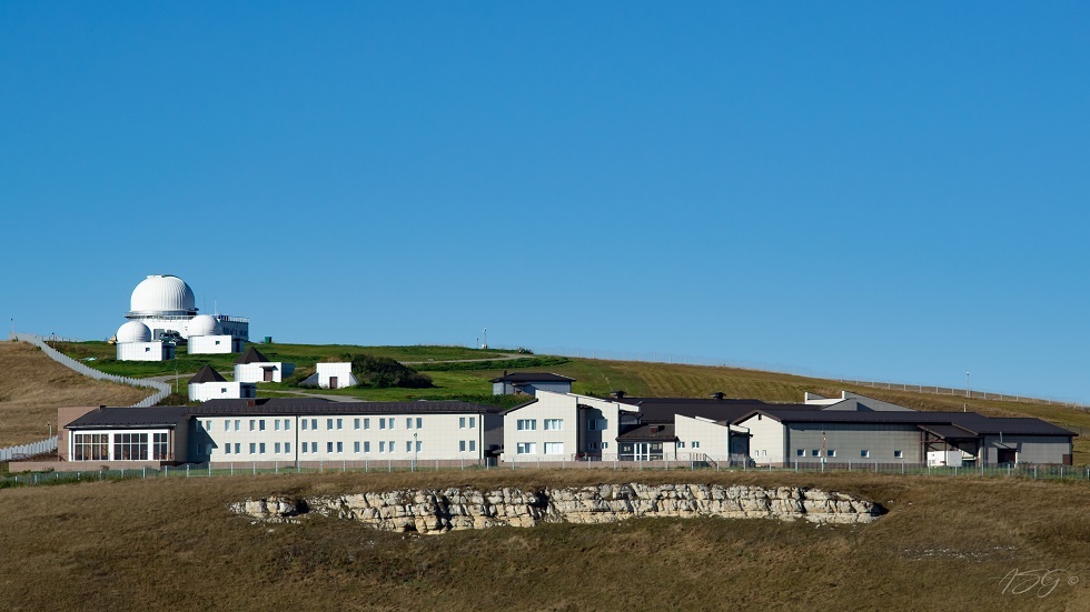 قزم أبيض فائق الكتلة واكتشافات أخرى في مختبر القوقاز التابع لجامعة موسكو