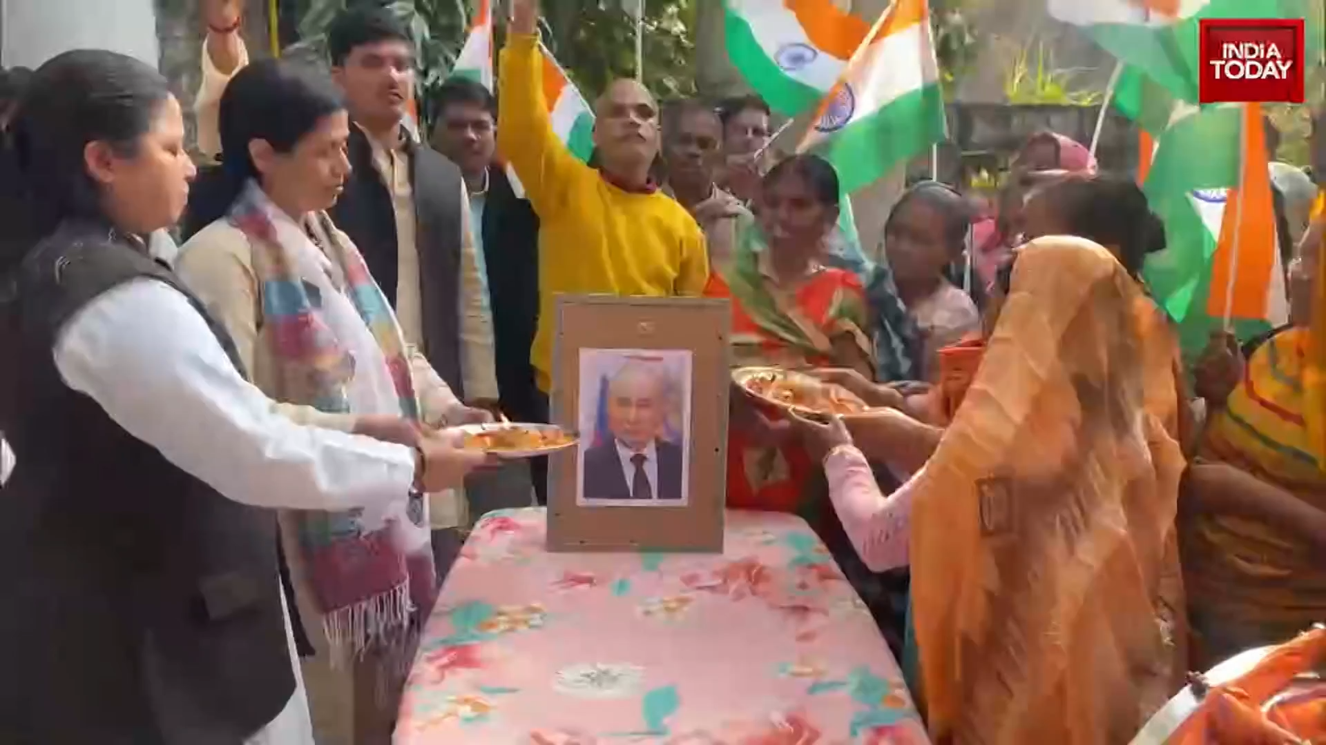 قبيل زيارة بوتين للهند.. مواطنو فاراناسي يستقبلونه على طريقتهم