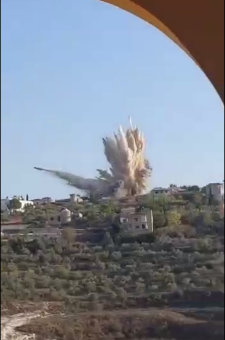 الجيش الإسرائيلي يشن غارات على جنوب لبنان