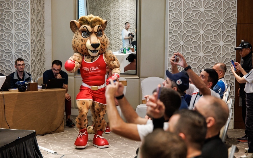 قرعة بطولة العالم للملاكمة في دبي تكشف صدامات قوية