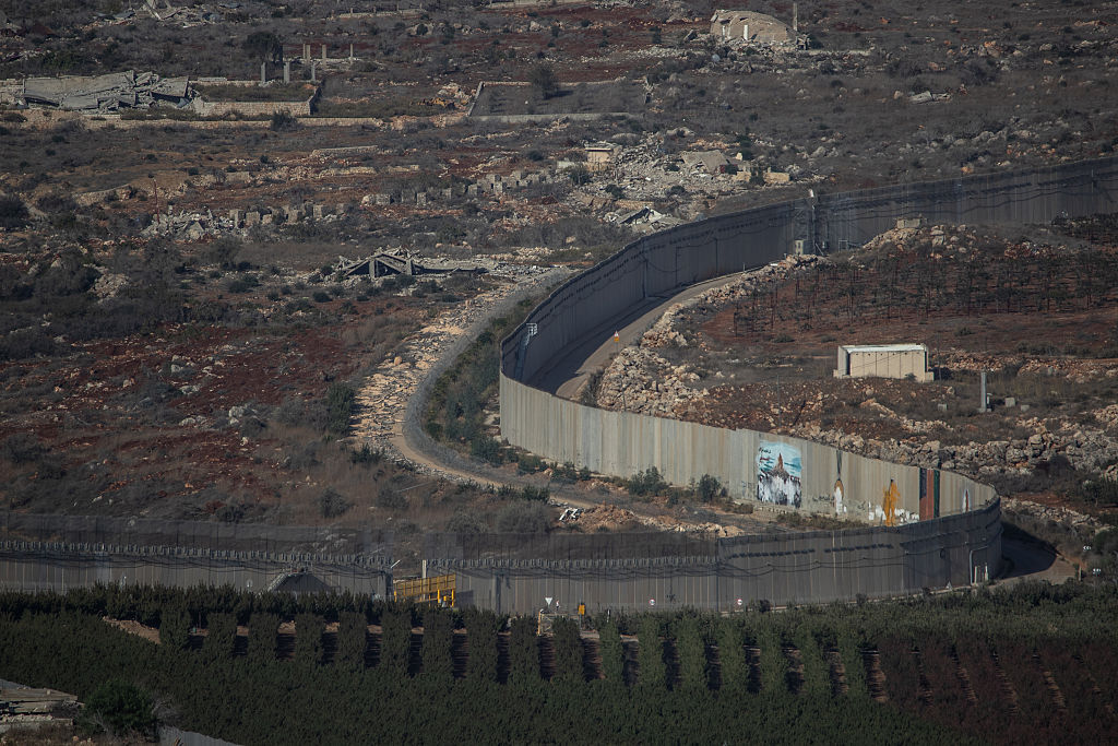 ما واقعية اقتراح ترامب إنشاء "منطقة اقتصادية" على الحدود اللبنانية الإسرائيلية؟