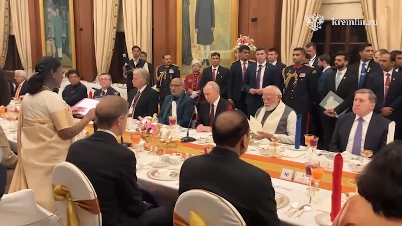 رئيسة الهند تقيم حفل عشاء مهيبا على شرف زيارة الرئيس الروسي