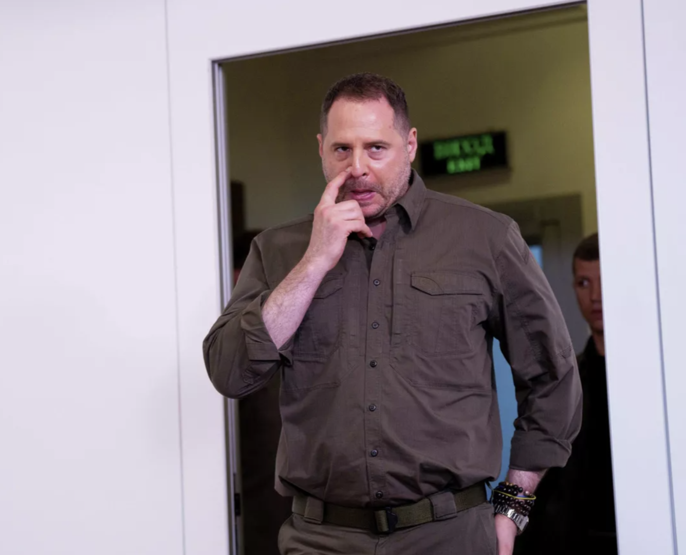 زيلينسكي يخرج أندريه يرماك من مجلس الأمن القومي والدفاع الأوكراني وسط فضيحة فساد متصاعدة