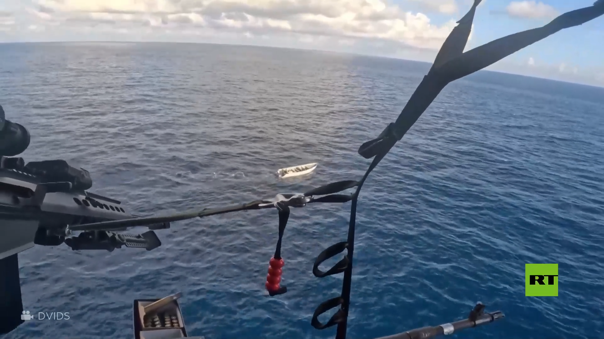 خفر السواحل الأمريكي يعترض قاربا يحمل 9000 كغ من المخدرات