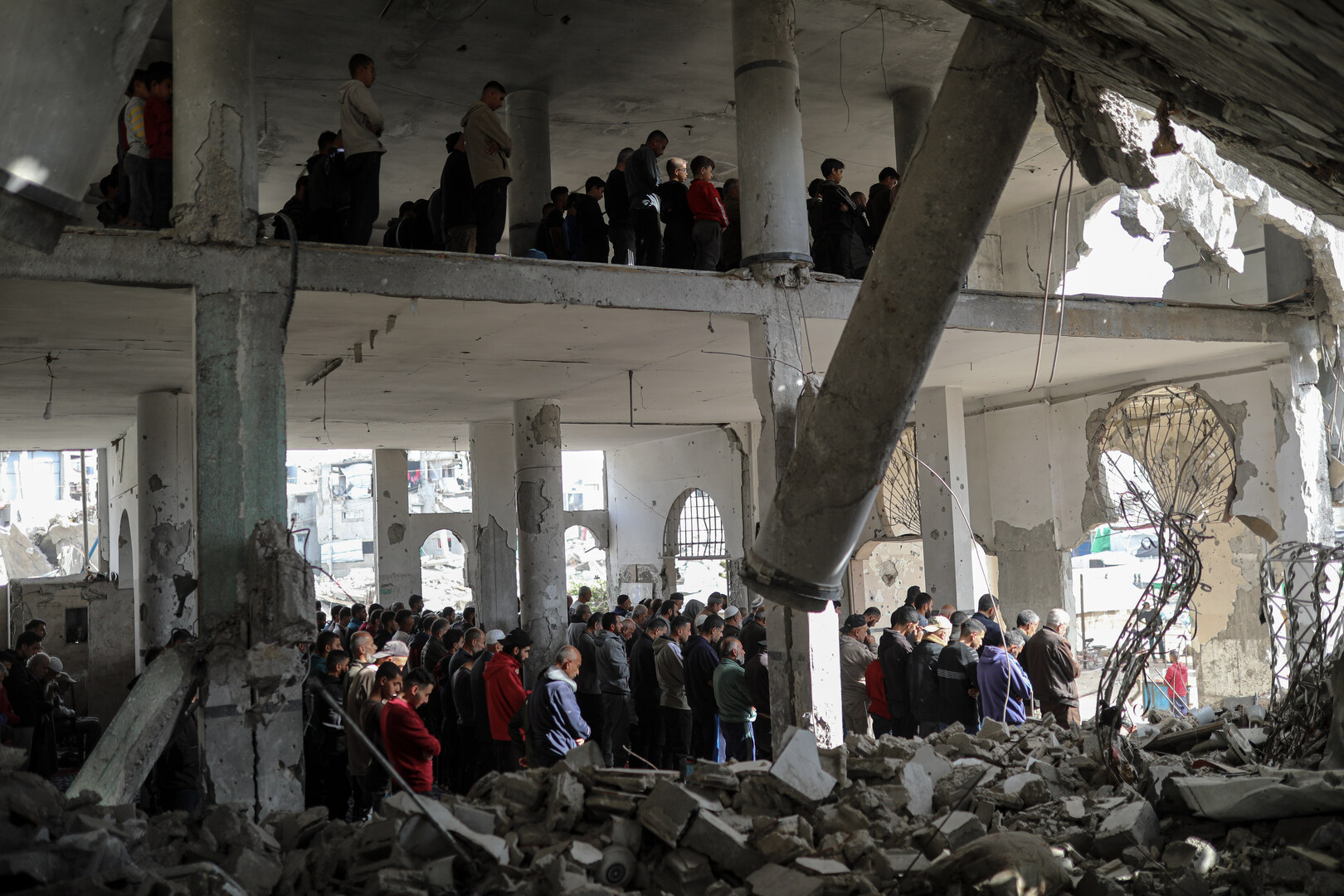 "شعب لن ينكسر".. قتلى و"نسف" بهجوم إسرائيلي لا يتوقف على غزة والأهالي يؤكدون: لا وقف للنار في القطاع