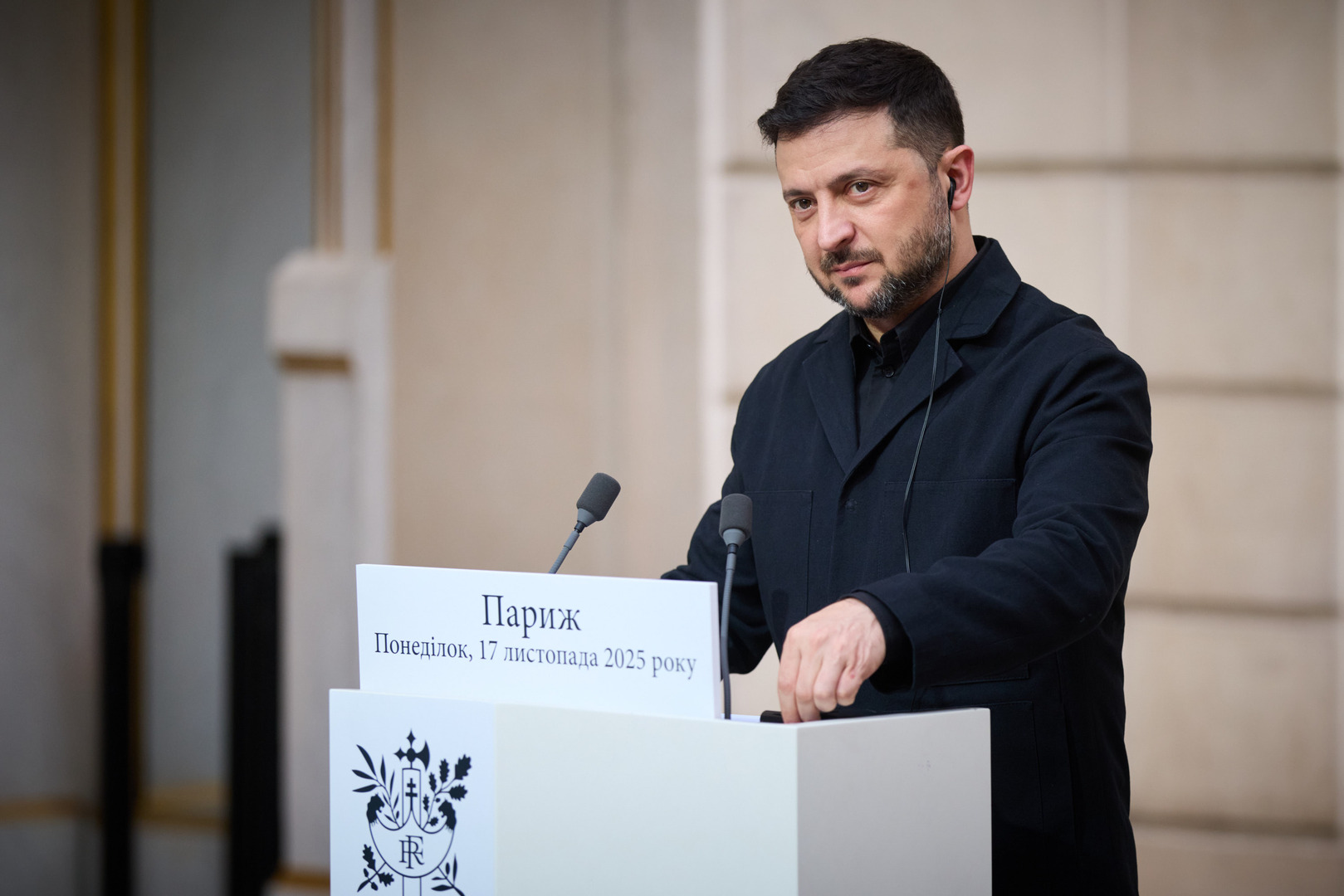 زيلينسكي يجري اتصالا مع ويتكوف وكوشنر