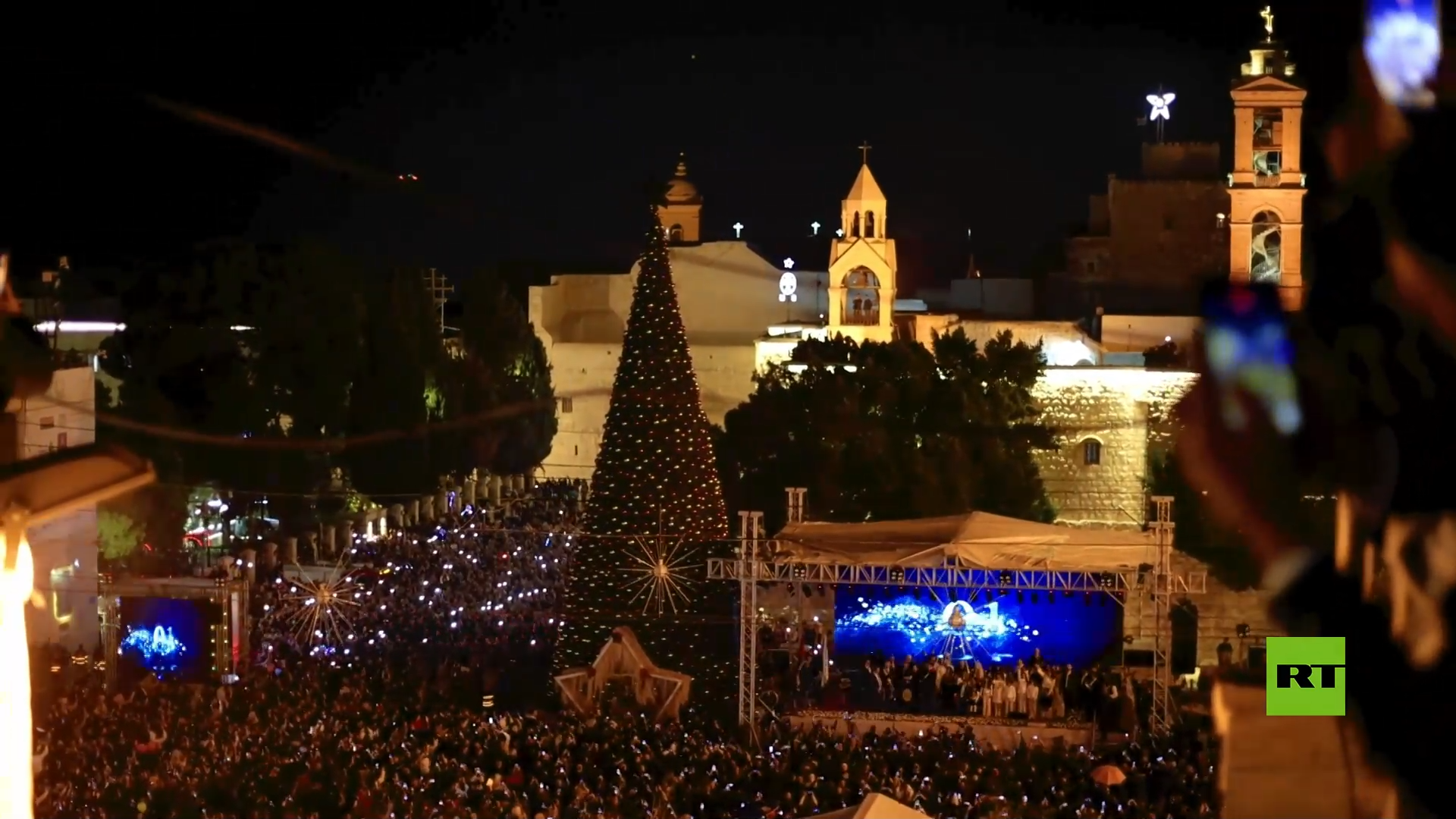 بعد توقف دام عامين.. بيت لحم تحتفل بإضاءة شجرة عيد الميلاد
