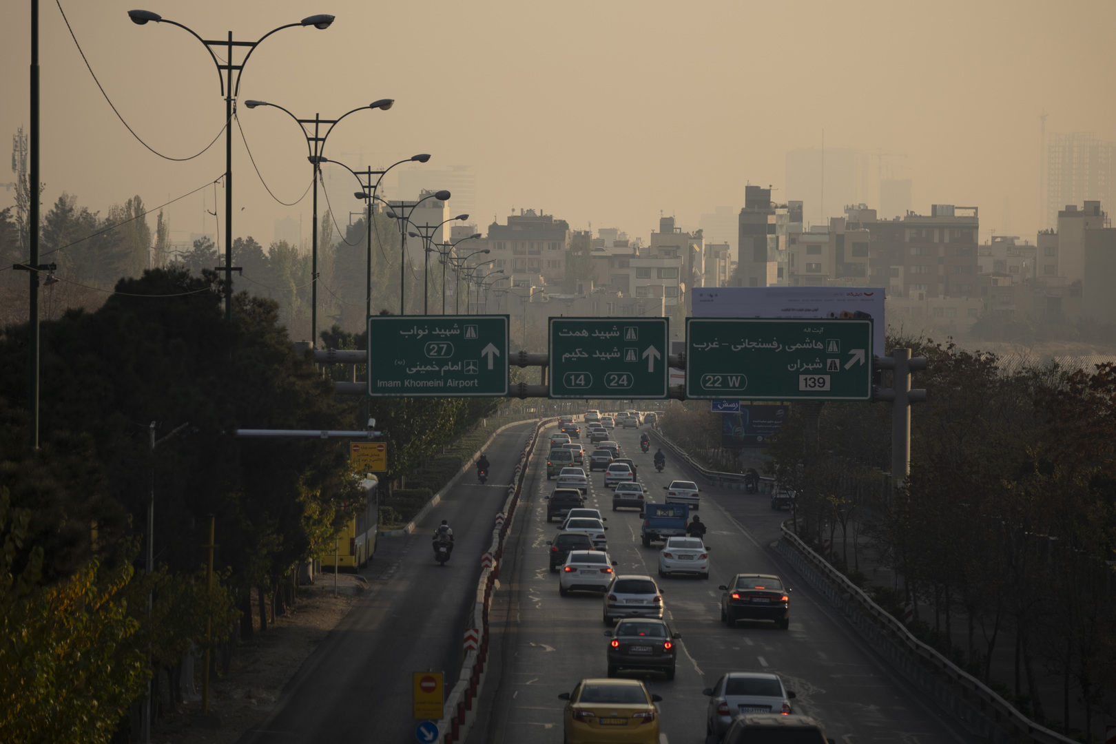 إعدام رجل دين إيراني بتهمة خطيرة في قضية طالت عشرات الآلاف من الأشخاص