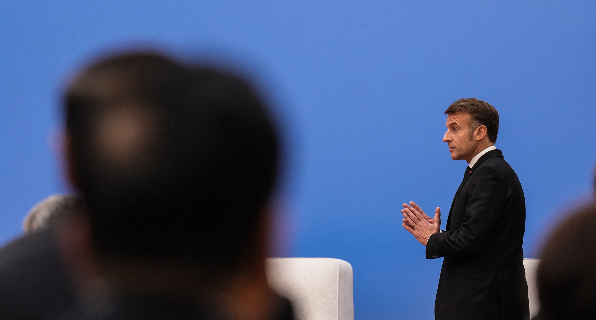 ماكرون نيجيريا تناشد فرنسا الدعم للتصدي لانعدام الأمن