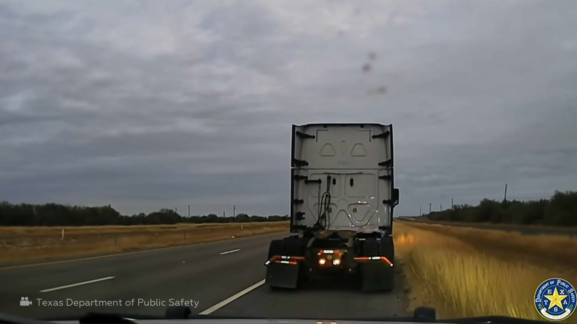 اكتشاف غير متوقع أثناء تفتيش شاحنة في ولاية تكساس الأمريكية