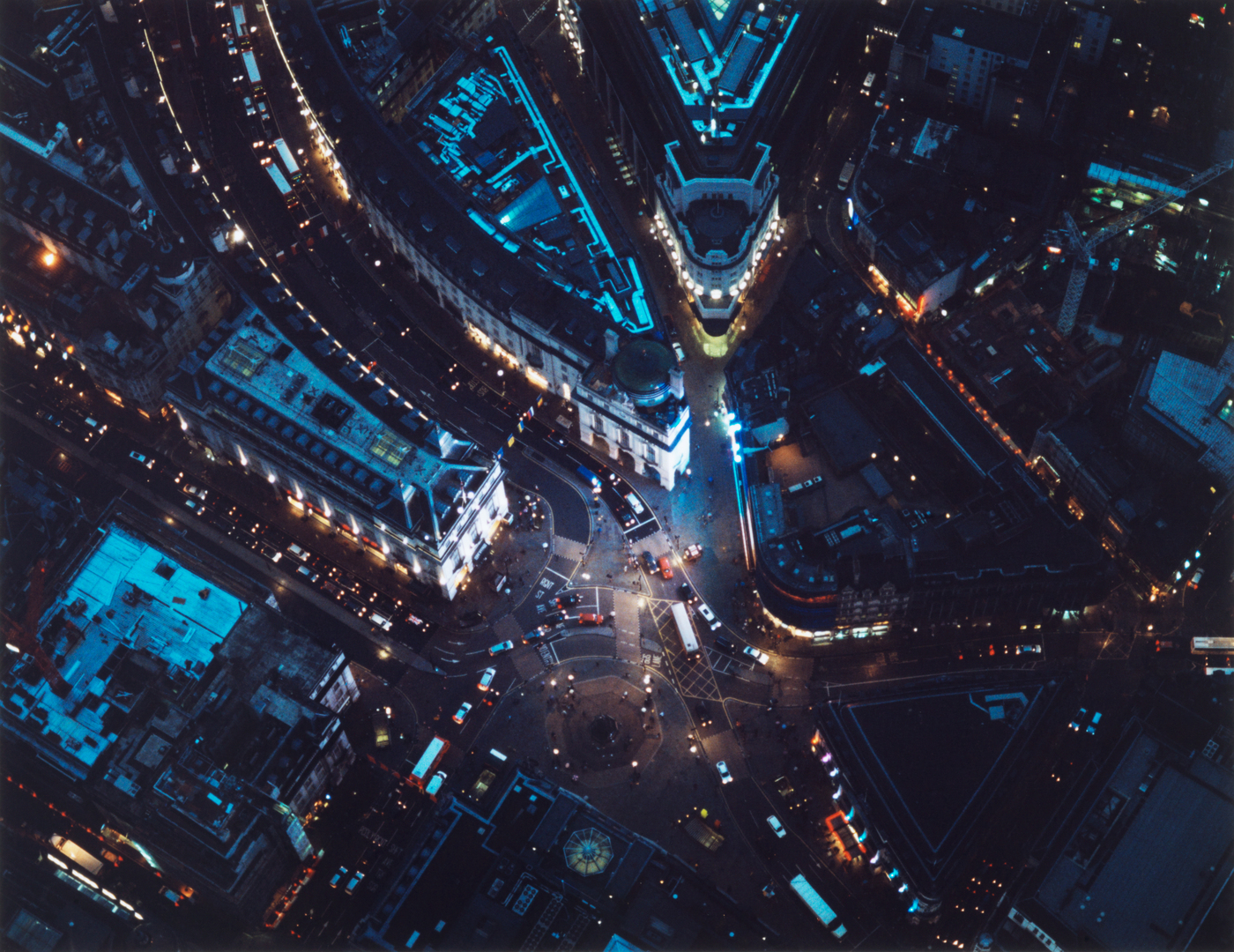 "لامسها في منطقة حساسة".. خبير في الفنون القتالية يطرح معتديا جنسيا أرضا في لندن (فيديو)